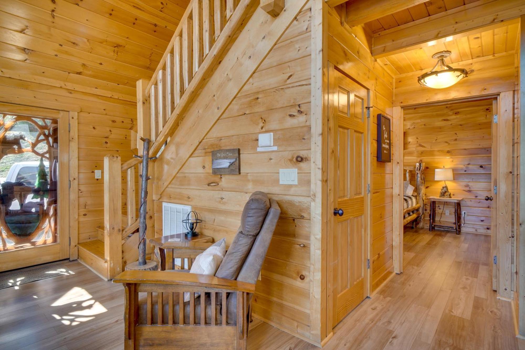 Hatcher Mtn Retreat With Hot Tub! * Sevierville