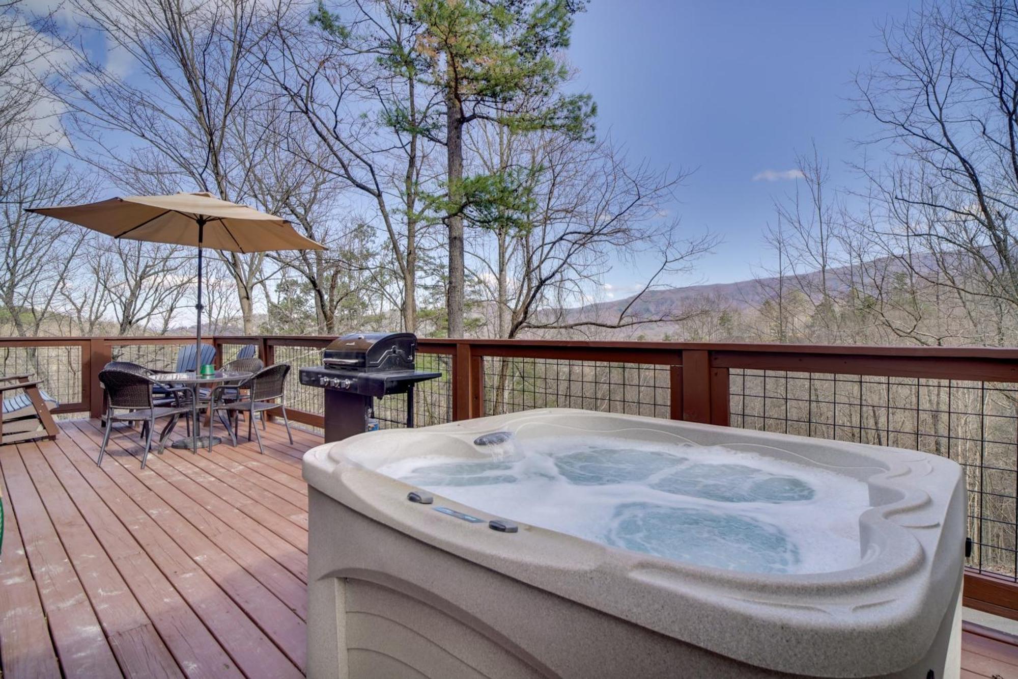 Hatcher Mtn Retreat With Hot Tub! * Sevierville