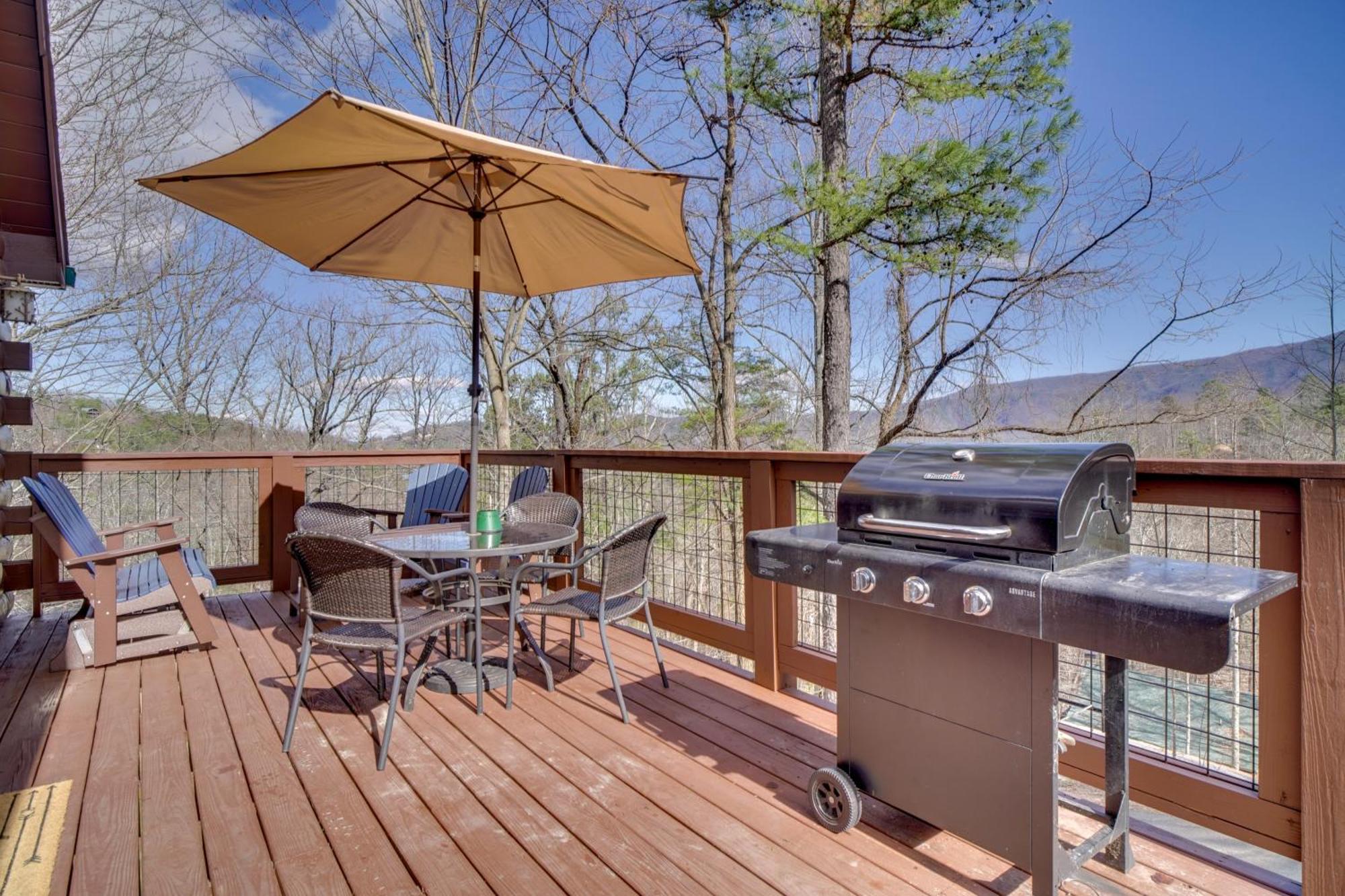Hatcher Mtn Retreat With Hot Tub! * Sevierville